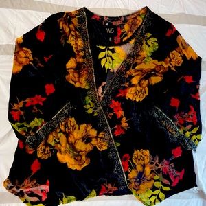 Anthropology brand W5 Short Burnout Velvet Floral Kimono. Gorgeous!